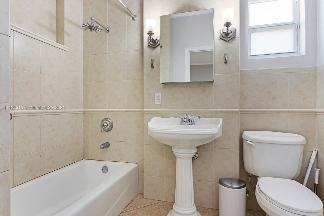 Недавно арендовано: $4,500 (4 спален, 4 ванн, 1578 Квадратных фут)