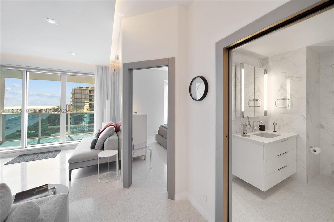 Recently Sold: $2,400,000 (2 beds, 2 baths, 1230 Square Feet)