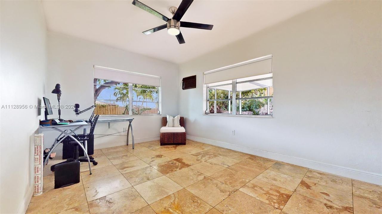 Recently Sold: $945,000 (3 beds, 2 baths, 1673 Square Feet)