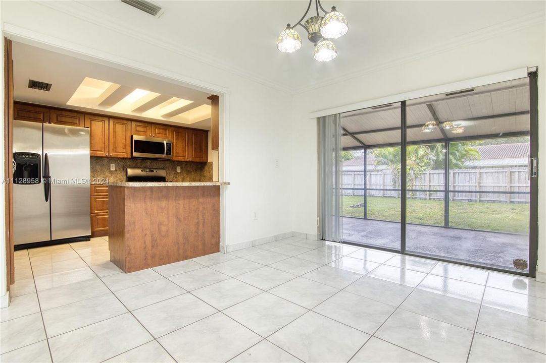 Recently Sold: $450,000 (3 beds, 2 baths, 1547 Square Feet)
