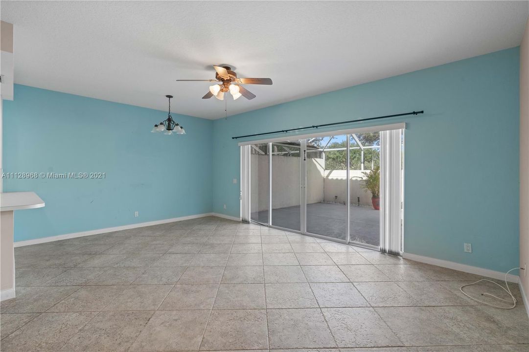 Recently Sold: $420,000 (3 beds, 2 baths, 1298 Square Feet)