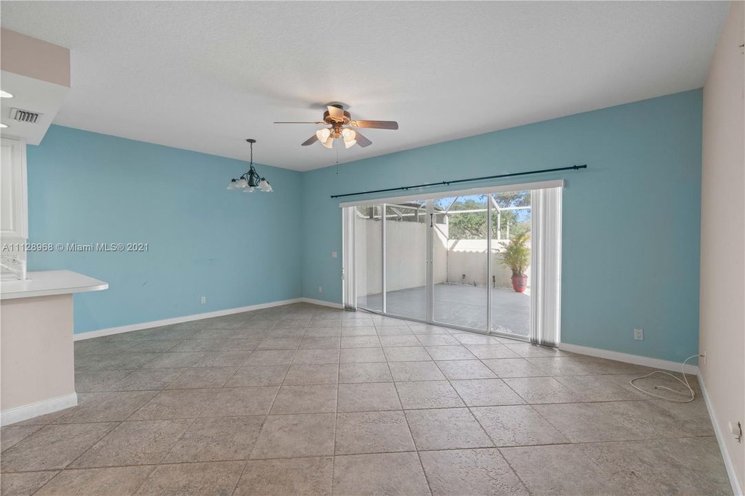 Recently Sold: $420,000 (3 beds, 2 baths, 1298 Square Feet)