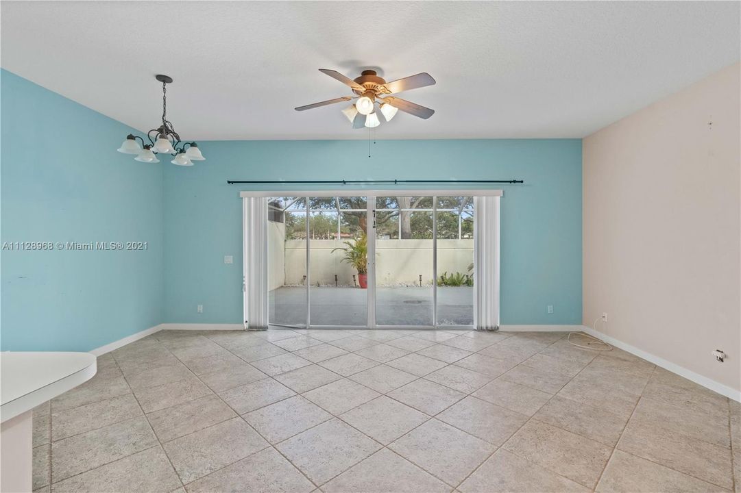 Recently Sold: $420,000 (3 beds, 2 baths, 1298 Square Feet)