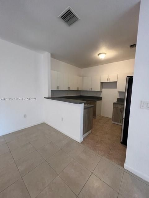 Recently Rented: $2,600 (3 beds, 2 baths, 1750 Square Feet)