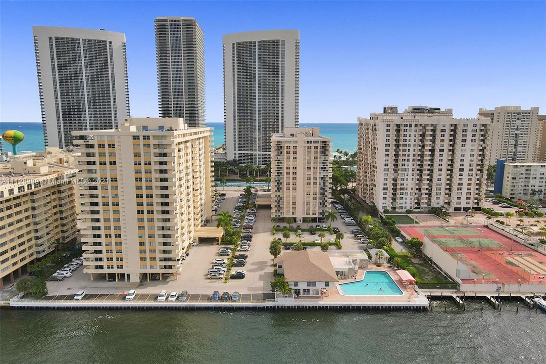 Recently Sold: $425,000 (2 beds, 2 baths, 1100 Square Feet)