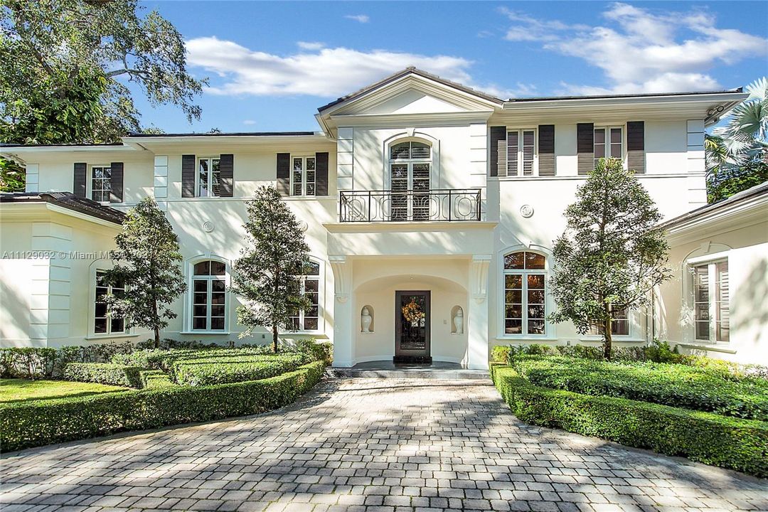 Recently Sold: $7,250,000 (6 beds, 6 baths, 6148 Square Feet)