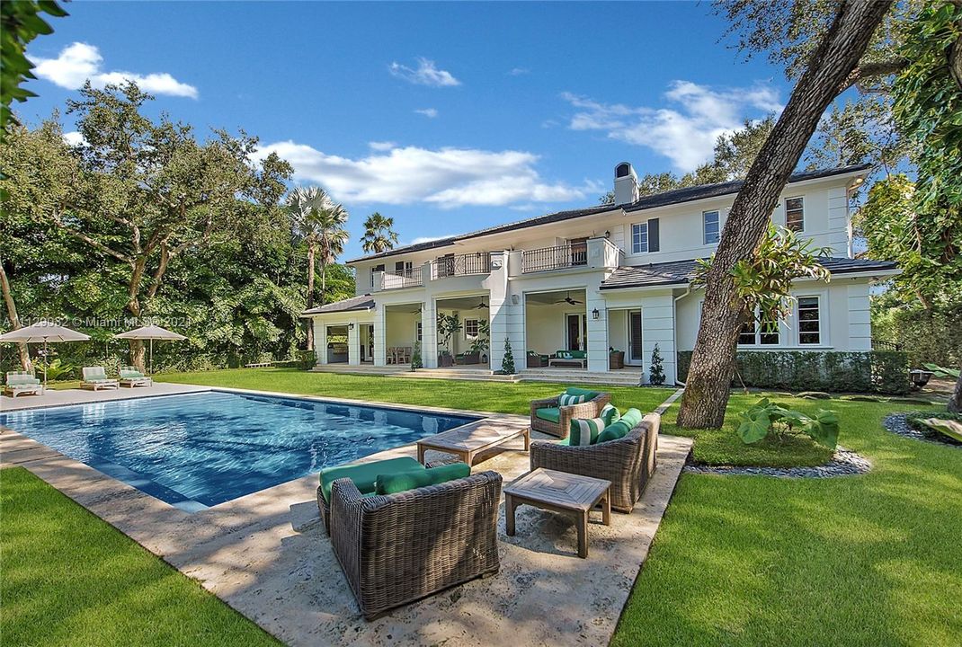 Recently Sold: $7,250,000 (6 beds, 6 baths, 6148 Square Feet)