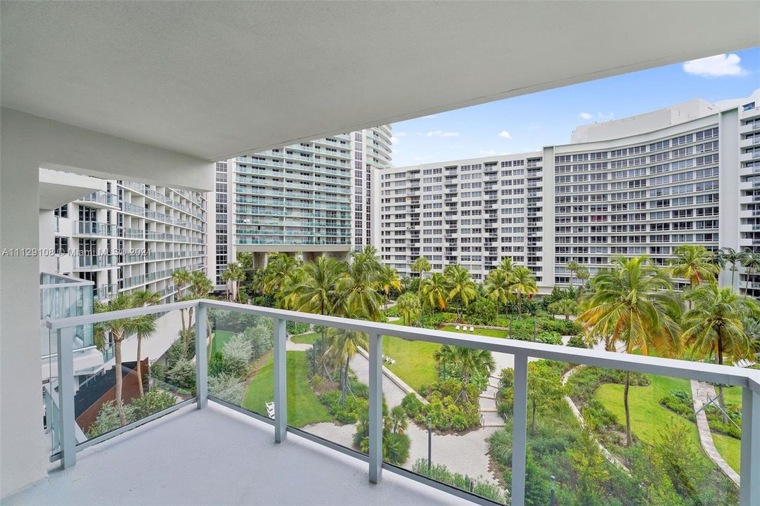 Recently Rented: $3,314 (2 beds, 2 baths, 995 Square Feet)