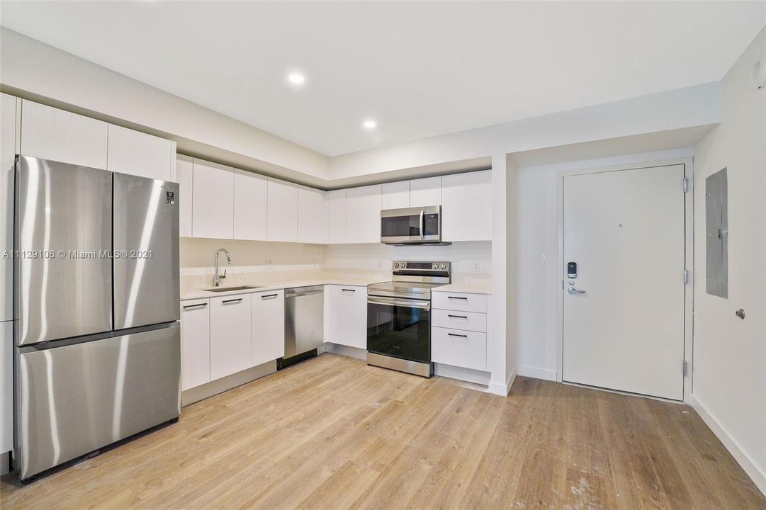 Recently Rented: $3,314 (2 beds, 2 baths, 995 Square Feet)