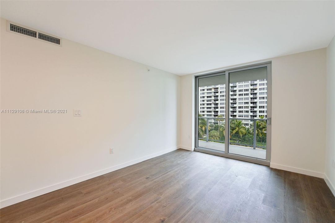 Recently Rented: $3,314 (2 beds, 2 baths, 995 Square Feet)