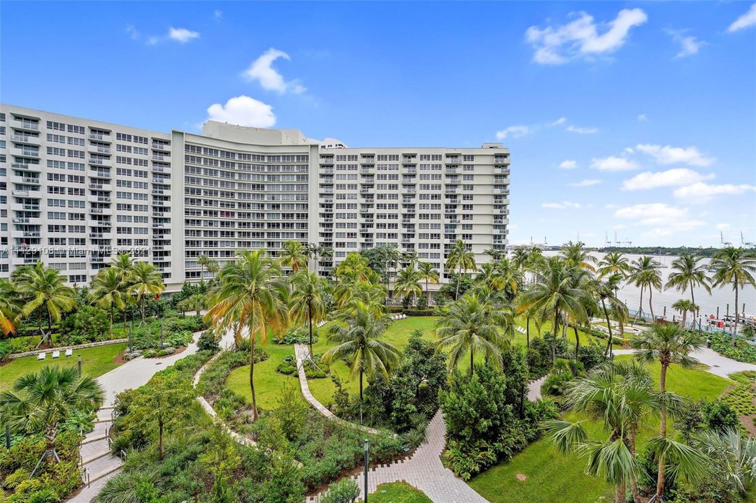 Recently Rented: $3,314 (2 beds, 2 baths, 995 Square Feet)