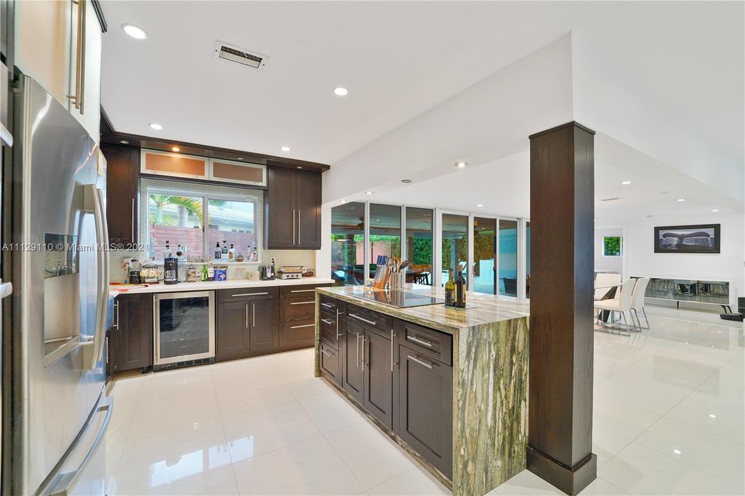 Recently Sold: $1,759,999 (3 beds, 2 baths, 2092 Square Feet)