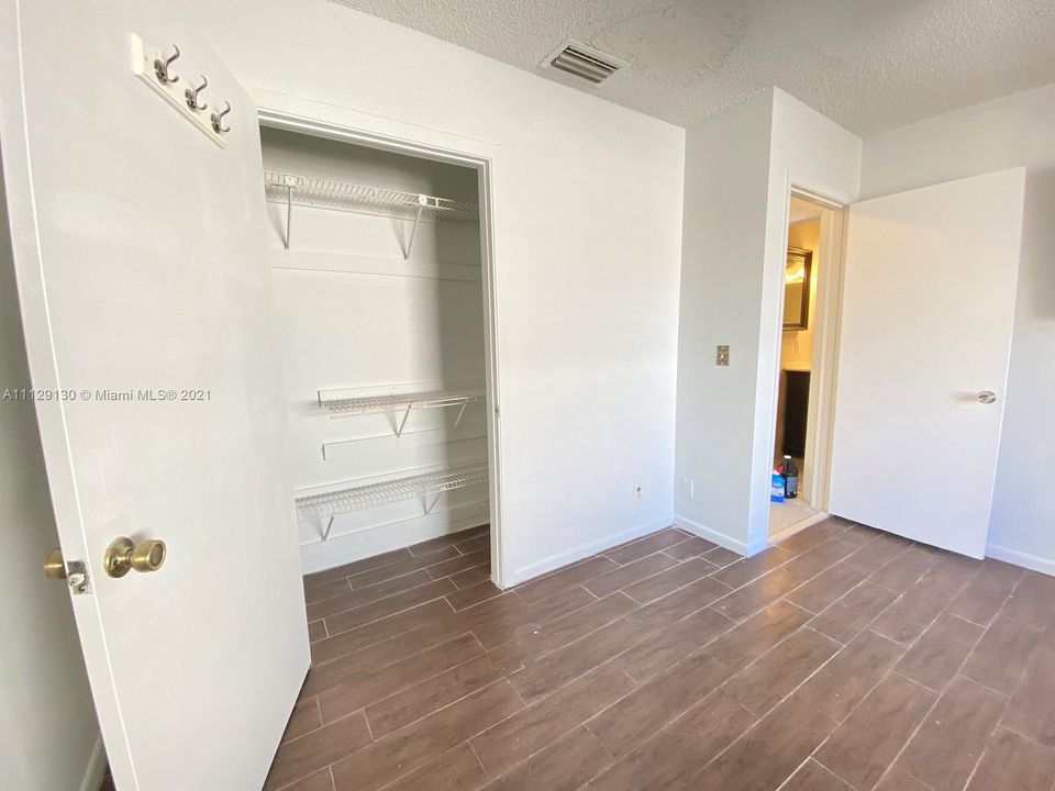 Recently Rented: $1,800 (2 beds, 1 baths, 840 Square Feet)