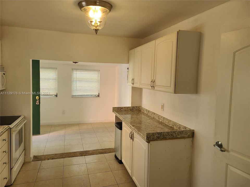 Recently Rented: $1,450 (2 beds, 1 baths, 4073 Square Feet)