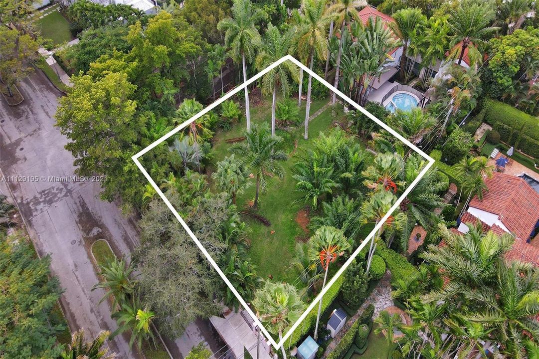 Recently Sold: $1,950,000 (0.31 acres)
