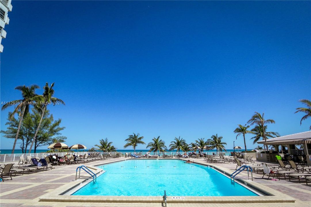 最近租的: $3,000 (1 贝兹, 1 浴室, 870 平方英尺)