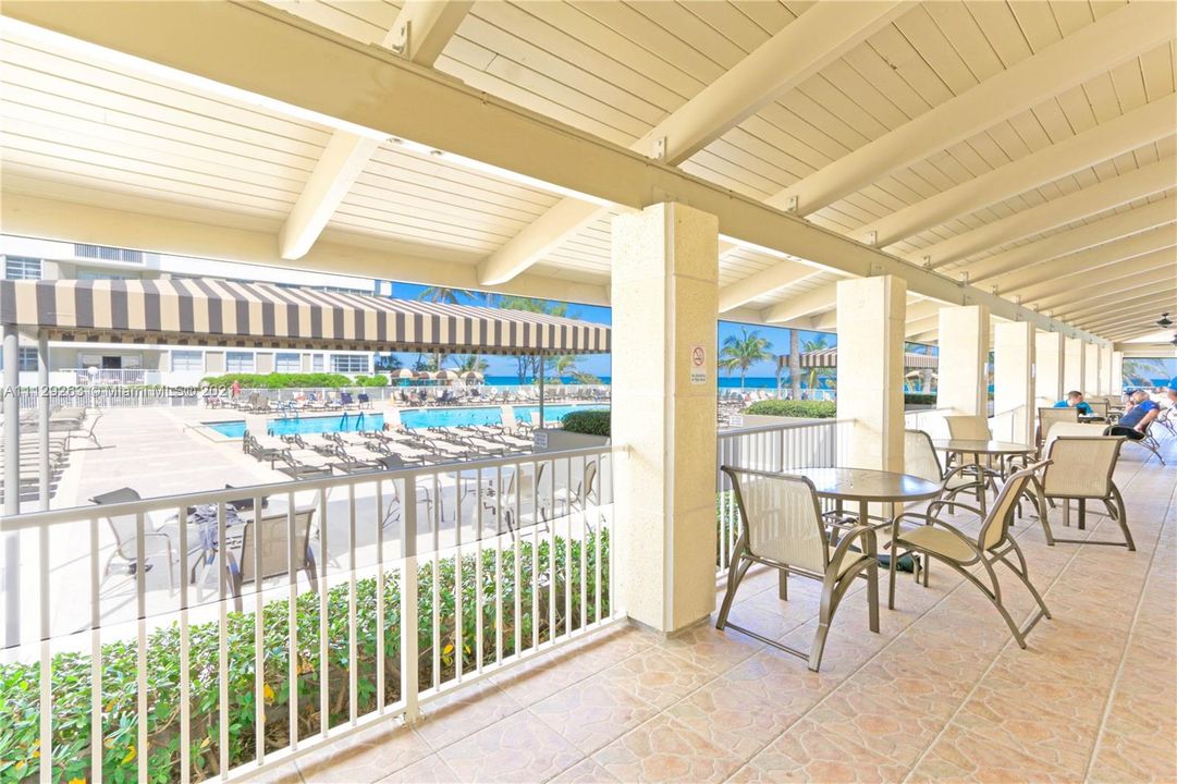 最近租的: $3,000 (1 贝兹, 1 浴室, 870 平方英尺)