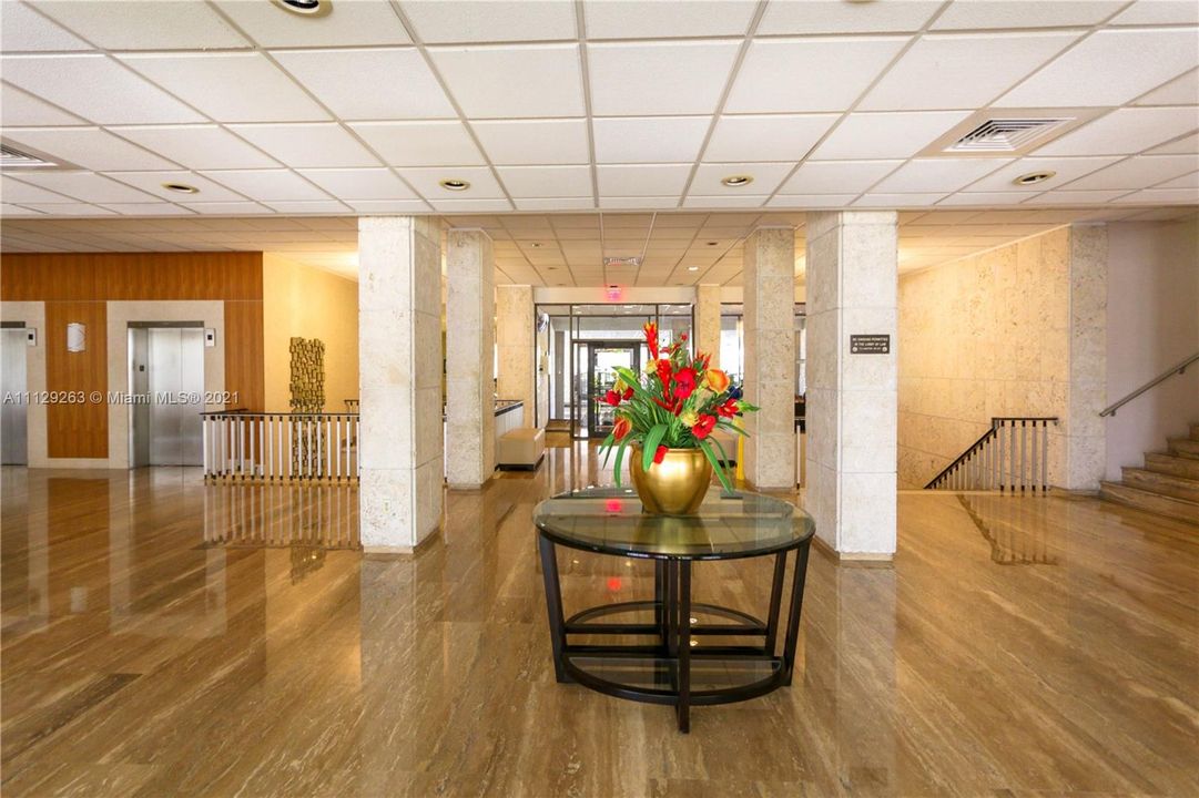 最近租的: $3,000 (1 贝兹, 1 浴室, 870 平方英尺)