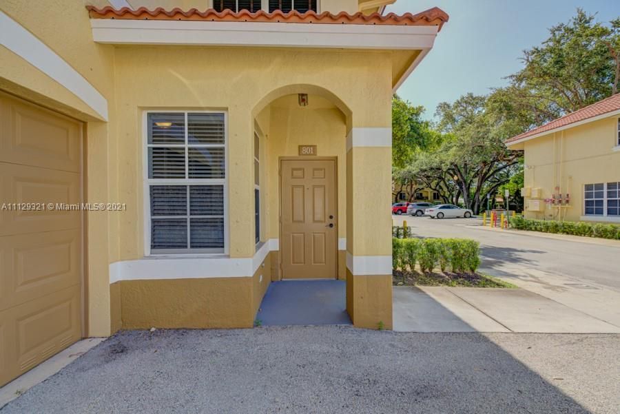 Recently Rented: $2,500 (2 beds, 2 baths, 1045 Square Feet)