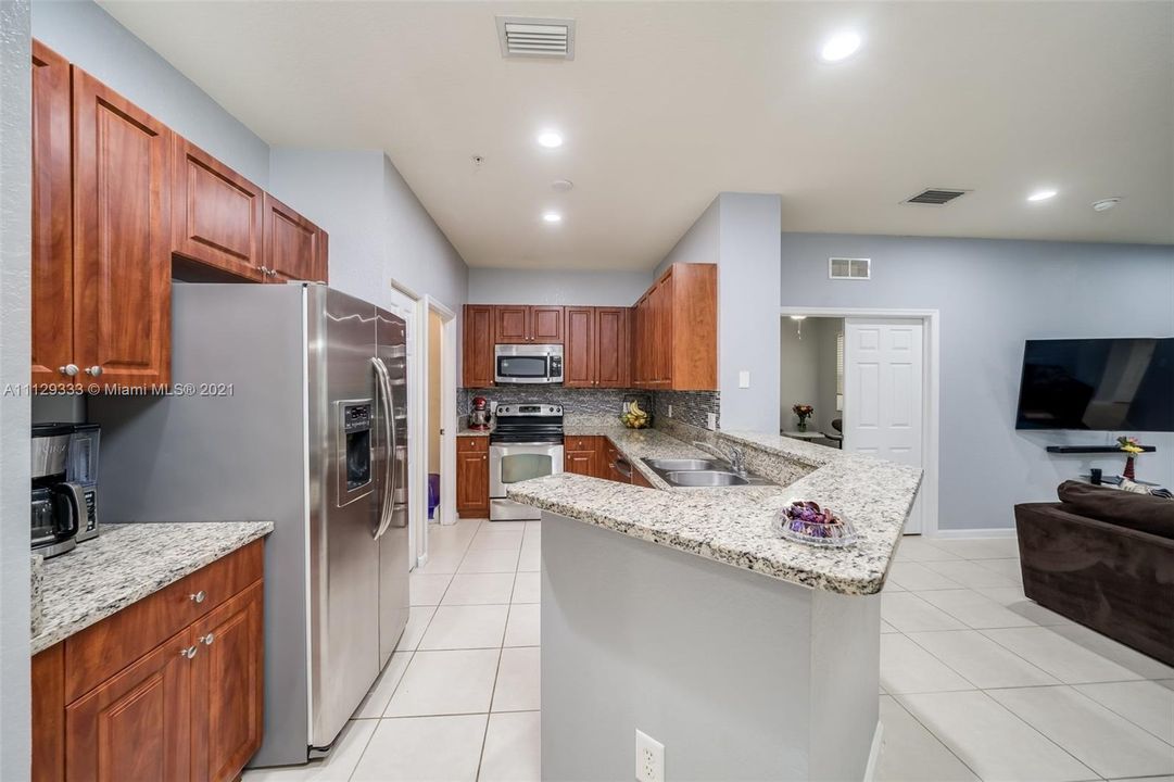 Recently Sold: $375,000 (3 beds, 2 baths, 1470 Square Feet)