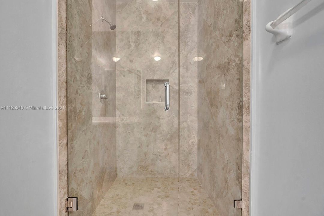 最近售出: $375,000 (3 贝兹, 2 浴室, 1520 平方英尺)