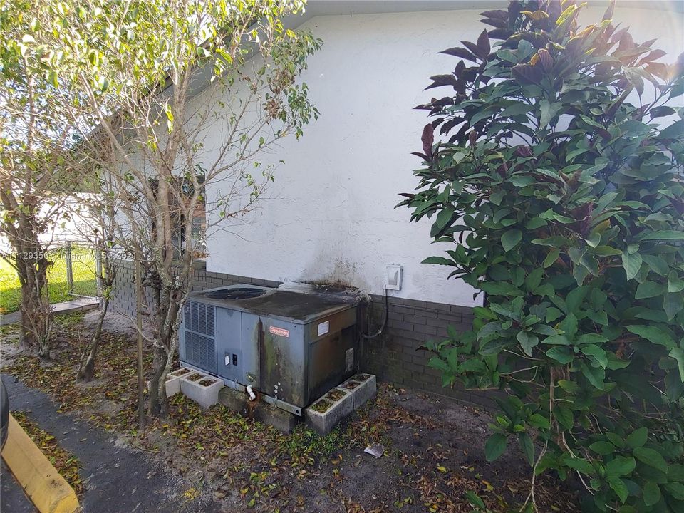 Recently Sold: $430,000 (0 beds, 0 baths, 2562 Square Feet)