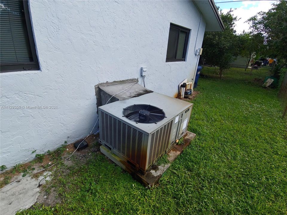 Recently Sold: $430,000 (0 beds, 0 baths, 2562 Square Feet)