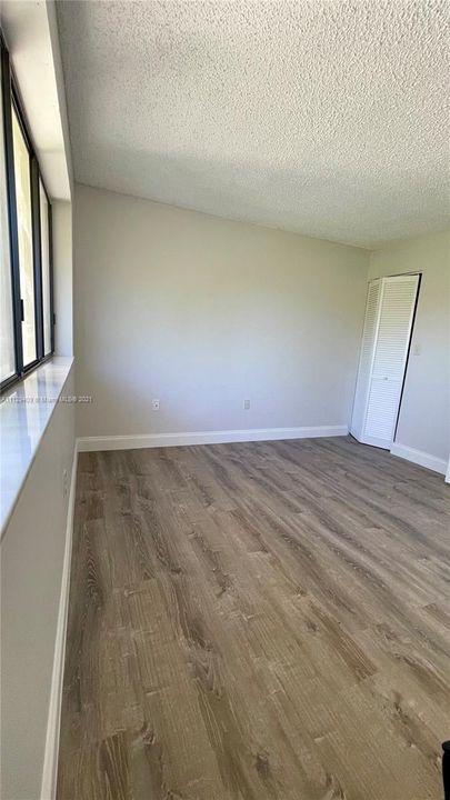 Recently Rented: $2,150 (2 beds, 2 baths, 927 Square Feet)