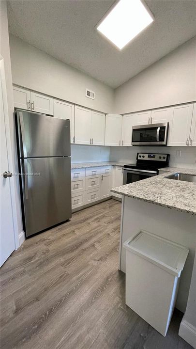 Recently Rented: $2,150 (2 beds, 2 baths, 927 Square Feet)