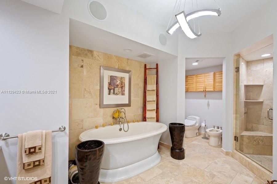 最近租的: $14,500 (3 贝兹, 3 浴室, 2726 平方英尺)