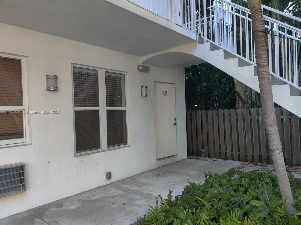 Recently Rented: $1,680 (1 beds, 1 baths, 475 Square Feet)