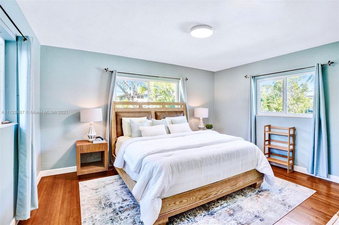 Recently Sold: $1,275,000 (3 beds, 2 baths, 1632 Square Feet)