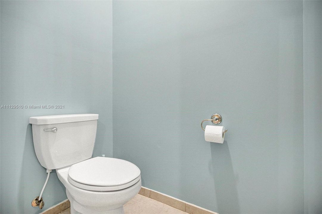 最近租的: $4,800 (5 贝兹, 4 浴室, 2833 平方英尺)