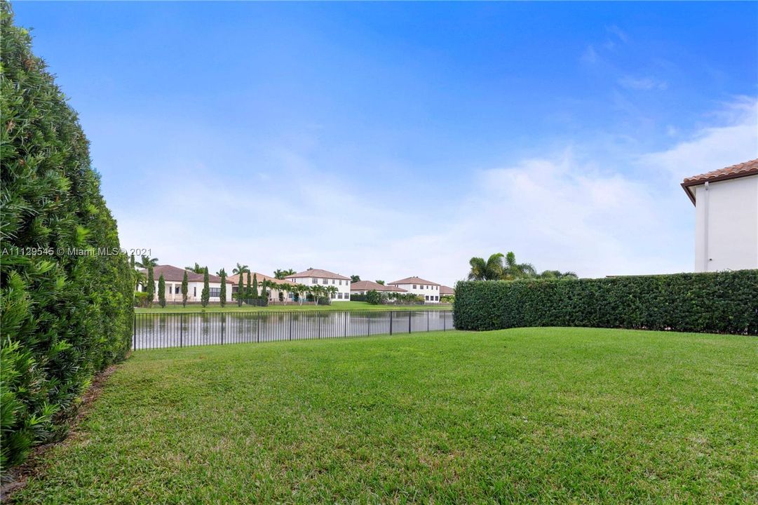 Recently Sold: $1,450,000 (5 beds, 5 baths, 3812 Square Feet)