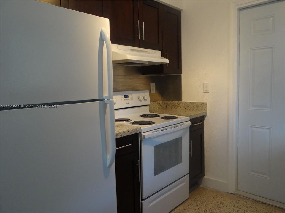 Recently Rented: $2,500 (2 beds, 1 baths, 1200 Square Feet)