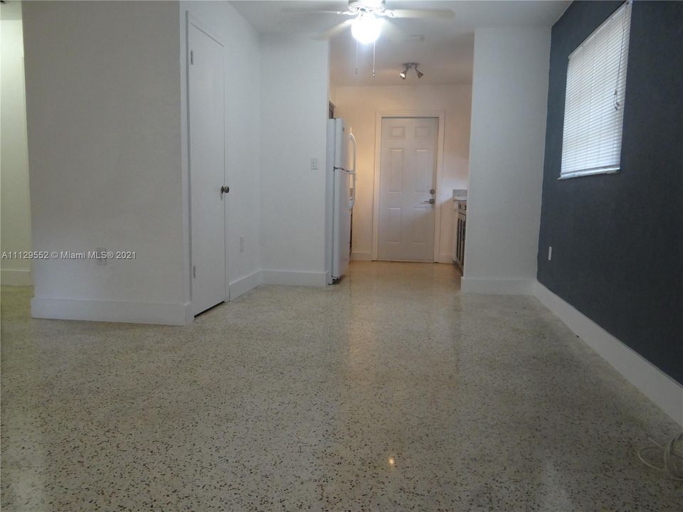 Recently Rented: $2,500 (2 beds, 1 baths, 1200 Square Feet)
