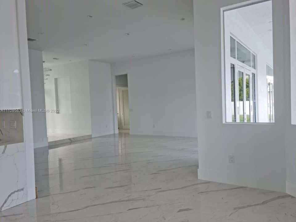 Vendido Recientemente: $2,100,000 (5 camas, 4 baños, 0 Pies cuadrados)