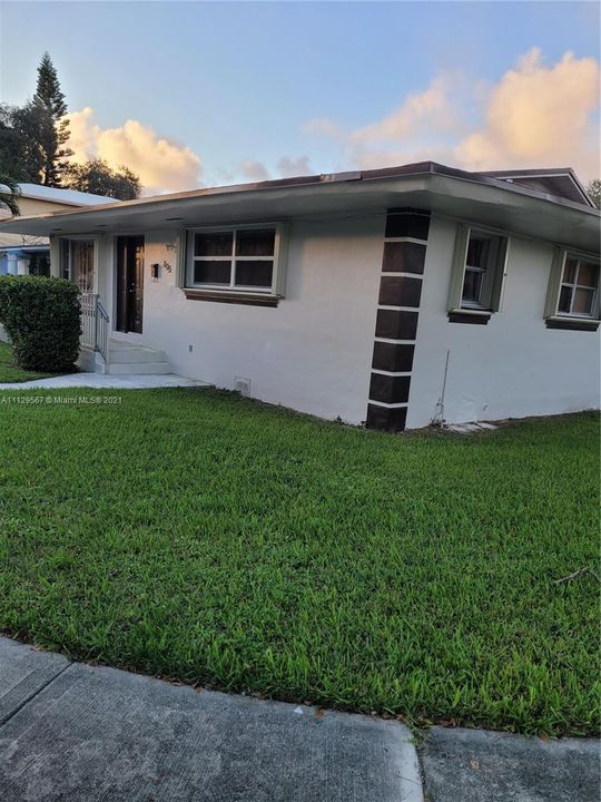 Recently Sold: $420,000 (4 beds, 2 baths, 1450 Square Feet)