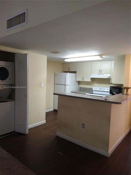 Recently Rented: $2,000 (3 beds, 2 baths, 1216 Square Feet)