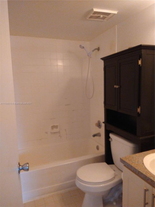 最近租的: $2,000 (3 贝兹, 2 浴室, 1216 平方英尺)