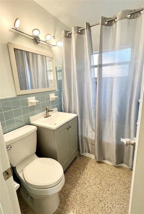 Recently Rented: $3,995 (3 beds, 2 baths, 1804 Square Feet)