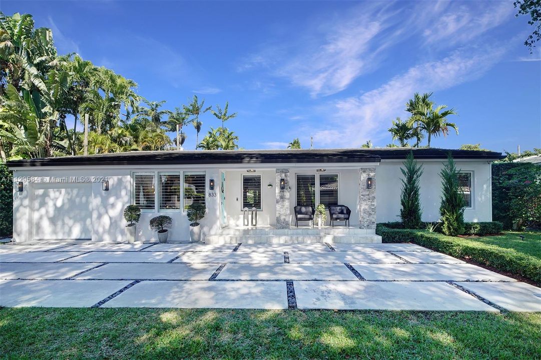 Recently Sold: $1,595,000 (4 beds, 3 baths, 2556 Square Feet)