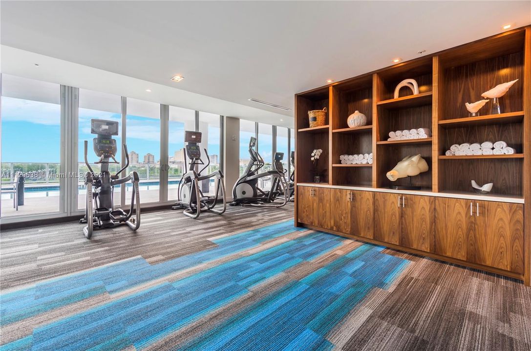 Recently Sold: $1,900,000 (2 beds, 2 baths, 2314 Square Feet)