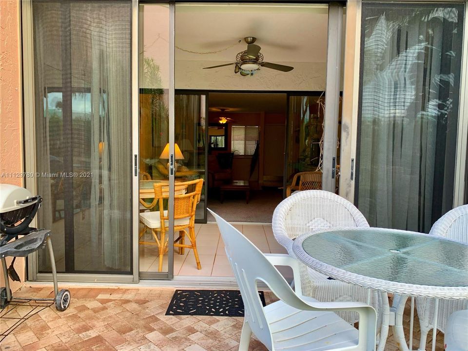 Vendido Recientemente: $225,000 (1 camas, 1 baños, 788 Pies cuadrados)