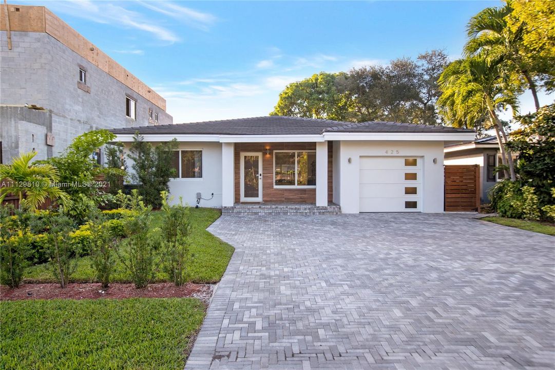Recently Sold: $1,445,000 (4 beds, 2 baths, 2714 Square Feet)
