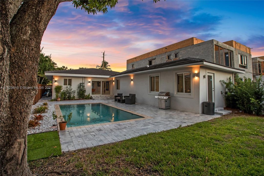 Recently Sold: $1,445,000 (4 beds, 2 baths, 2714 Square Feet)