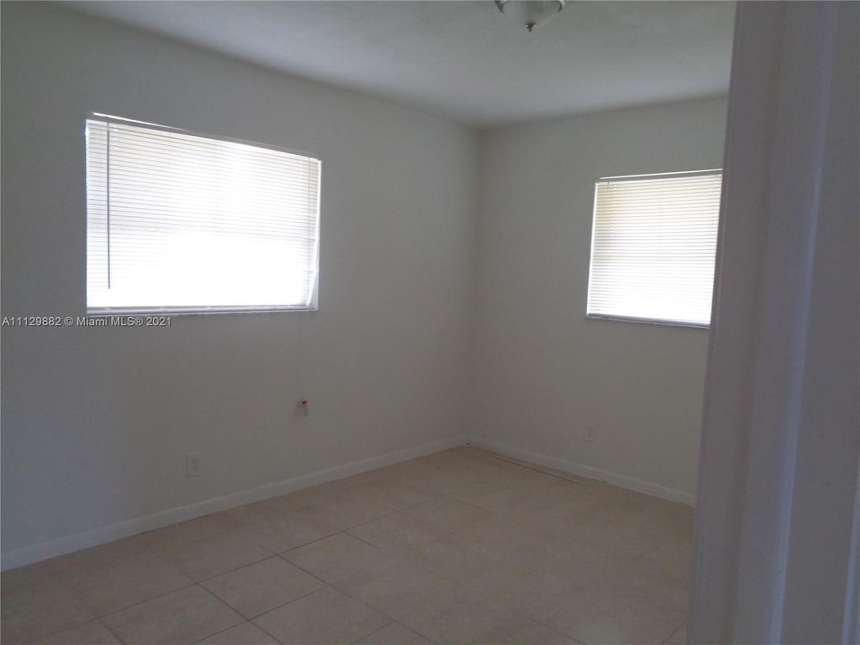 Recientemente alquilado: $1,950 (3 camas, 1 baños, 1025 Pies cuadrados)