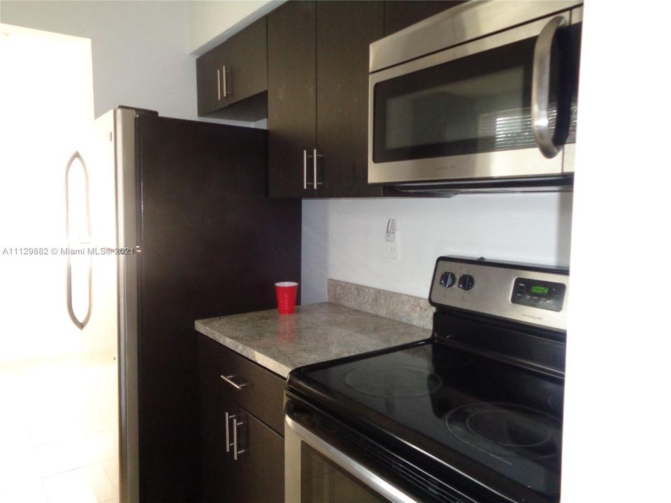 Recientemente alquilado: $1,950 (3 camas, 1 baños, 1025 Pies cuadrados)