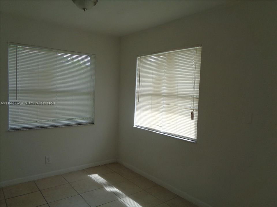 Recientemente alquilado: $1,950 (3 camas, 1 baños, 1025 Pies cuadrados)