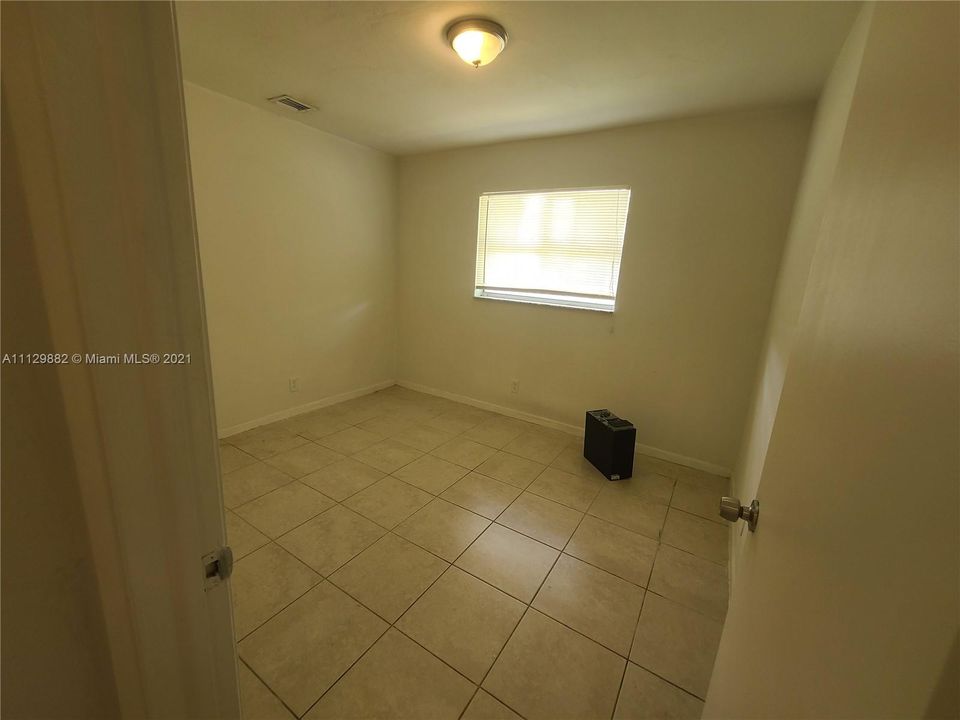 Recientemente alquilado: $1,950 (3 camas, 1 baños, 1025 Pies cuadrados)